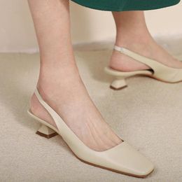 Sandals Slingbacks Chaussures sur le talon 3,5 cm Vache femme Summer Corée Style Daily Pumps Square Fermed Toe Women Elegant
