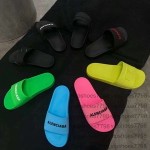 Sandals Slippers glissades pour hommes Lettres classiques noir blanc noir et blanc couleur assortir les femmes et les pantoufles pour hommes sandales sandales 5a +++++