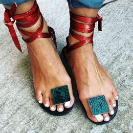 Sandales pantoufles femmes bretelles croisées sandales plates Style romain motif serpent à lacets dame chaussures plage été 220304