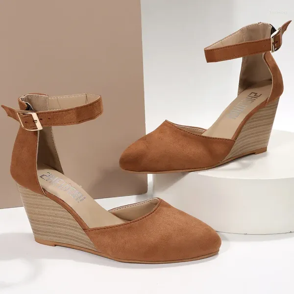 Sandalias Slope Heel Zapatos de mujer Primavera y verano 2024 Moda coreana Hebilla recta Elegante Alto Tamaño grande