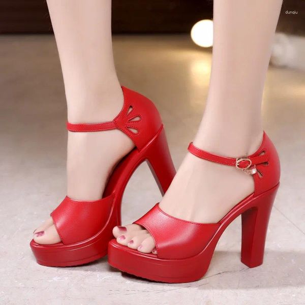 Sandales de petite taille en cuir rouge, chaussures de mariage, mariée, été, bloc élégant, talons hauts, pour femmes, fête de bureau