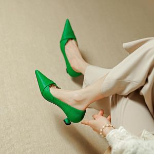 Sandales Printemps Automne Femmes Pums Vert Chaussures De Travail En Cuir De Vachette Slip-On Dames Pompes Robe De Bal Carrière Bout Pointu Talon Bas 4 CMSandals