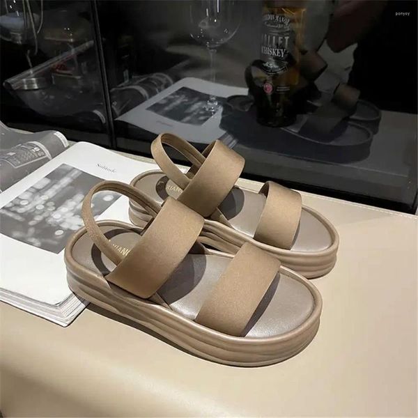 Sandales Spring Desert Color Bride Sandale Blanc Womens Water Chaussures Flip Flops Sneakers Sports en gros pour revendre