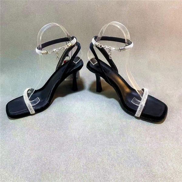 Sandales Spring Fashion Chaîne de diamant avec talons fins Ultra Haute Tête Carrée Chaussures Pour Femmes Noires