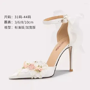 Sandales Printemps/Été Pointu Soie Visage Fleur Maille Papillon Chaussures De Mariage Mince Talons Hauts Robe De Banquet Grandes Et Petites Sandales Pour Femmes