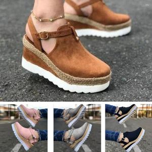 Sandalen Leer Vintage Wedge Straw Dikke bodem helling met gesp gespoten platform gesloten teen zomer vrouwelijke causale schoenen
