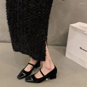 Sandalias Square Toe Women Flat Tacón bajo 2024 Llegadas Negro Beige Plata Rojo Otoño Primavera Cinturón Hebilla Slip On Zapatos de vestir Mujer