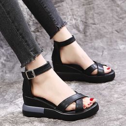 Sandales été 2022 femmes compensées en cuir Pu sandales boucle sangle Style coréen solide plate-forme côté ouvert décontracté dames Slingbacks chaussures Z0224