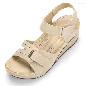 Sandalias Summer 506 Mujeres de moda Toe abiertos al aire libre Elegante mujer cuña calzado de hebilla de sandalia ortopédica femenina