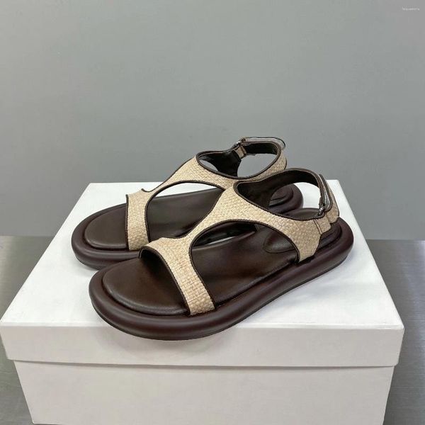 Sandals Chaussures de plage d'été pour femmes tissages de canne plate-forme gladiateur de bande étroite crochet plate designer ouverts sandalias