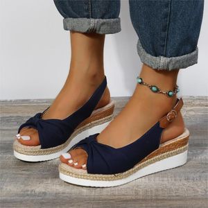 Sandalen Zomer Mode Vrouwen Peep Toes Dikke Zool Schuine Hakken Comfortabele Casual Schoenen Voor Effen Gesp Boog Platte Schoen 230830