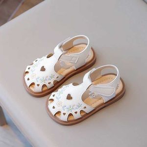 Sandalen zomermeisje baby sandalen lente nieuwe geborduurd gesloten teen zachte soft soft chinese stijl flats prinses schoenen slipper