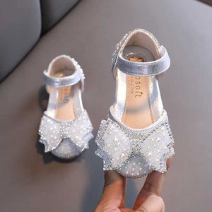 Sandalen Zomermeisjes Flat Princess Sandals Fashion Sandals Bow Rhinestone Babyschoenen Kinderschoenen Feest Bruiloftsfeest Sandalen E618 240423