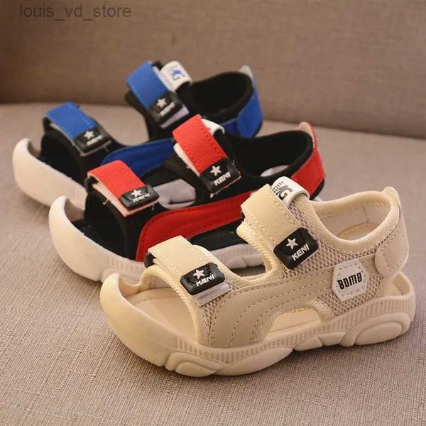 Sandales Summer Nouveaux enfants Barefoot Sandales Boy Soft Bottom Beach Chaussures Anti-Kick Protection Head Toddler Fonctionnels Sandales T240415