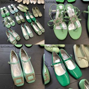 Sandalen Zomer Nieuwe vrouwen Flat Shoes Fashion Green Crystal Buckle Ladies Elegante sandaalhiel Outdoor Dress Slid 230316