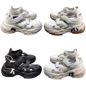 Sandales d'été ourdoor designer chaussures pantoufles classiques pour femmes baskets à bout rond hooploop chaussures de plage lettre marque chaussures antidérapantes mode talon plat sandales de sport