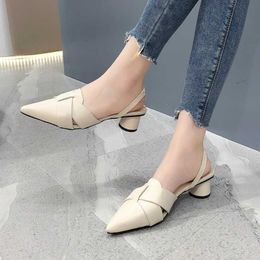 Sandales été bout pointu femmes mode haute qualité Beige talon carré chaussures décontracté doux fête jaune talons Plus 230417