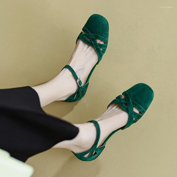Sandalias de verano con huecos romanos para mujer, zapatos de moda de Color albaricoque, elegantes zapatos de suela blanda con cabeza cuadrada y fondo plano