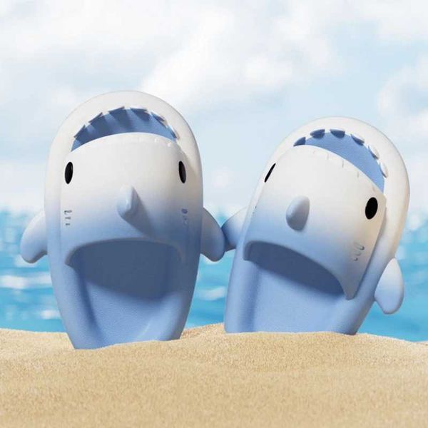 Sandales Summer Shark Slippers Femmes Eva Sandales Adultes Outdoor Place glissements pour enfants arc-en-ciel tongs Boy