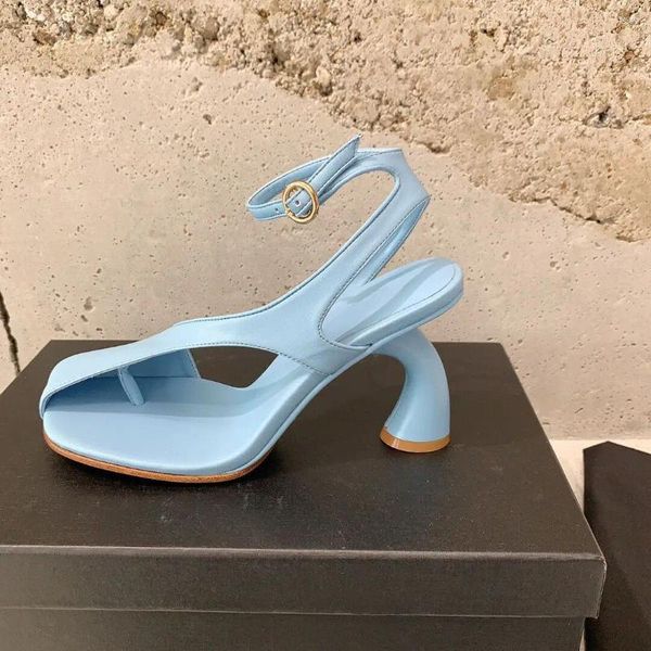 Sandales Chaussures d'été pour femmes en cuir authentique Strange Style String Soule de boucle de boucle de boucle Gladiator Sandalias