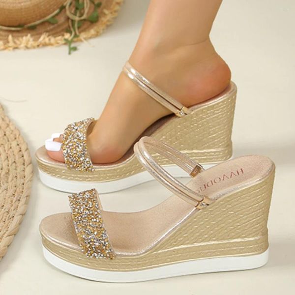 Sandals Chaussures d'été pour femmes coins High Heels Slides Designers Plateforme Outdoor Plus taille