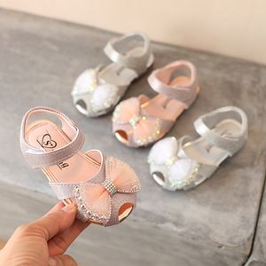 Sandalen zomerstijl babymeisjes sandalen 0-2 jaar oud peuter meisje schoenen roze witte kleur baby bebe prinses flats schoenen 230515