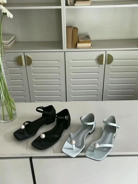 Sandalias de verano para mujer, zapatos planos informales de marca con perlas, Sandalias sin cordones con cuentas, chanclas elegantes, modelo 2023, ropa exterior