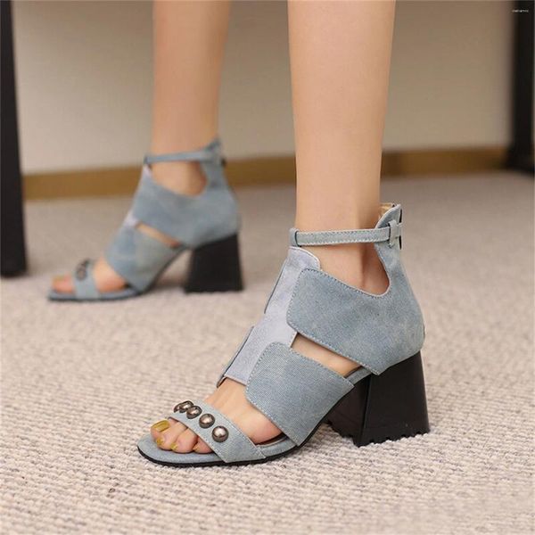 Sandales Summer Fashion's Fashion Snake Match Surface en cuir Rivet Decoration Hollow Hollow HEPT HEEL THEEL FORM FISH FISH BOUCHE Square