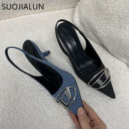 Sandalen Suojialun Spring Brand Woman Slingback Shoes Fashion Matal Buckle Ladies Elegante Med Heel puntige teen slip op sandaalmules 230328