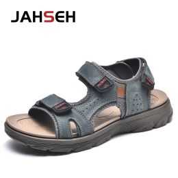 Sandalias Super Light Summer Men Sandals Beacha Beach Outdoor Agua de agua Sandalias de moda de trekking transpirable Pesca zapatos de cuero genuino