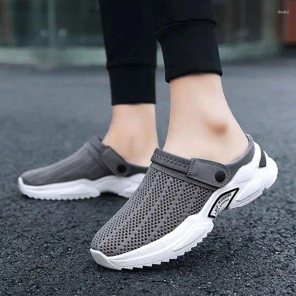 Sandales Techwear Caoutchouc Strass Tongs Homme Absorption Chaussures Chue Baskets Designer Luxe 2024 Tennis Bot