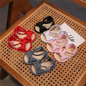 Sandalen peuter baby jongens meisjes antislip pre-walker geboren effen kleur elastische rugband schoenen zachte pluizige dia's pantoffels