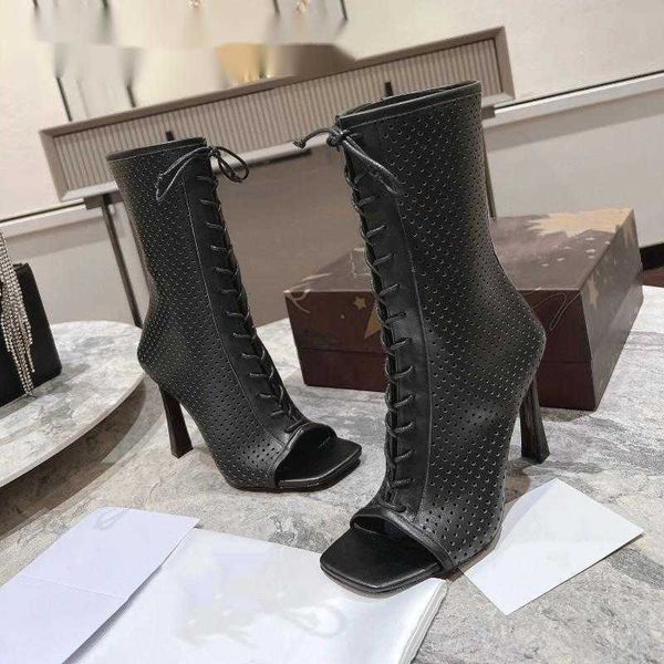 Sandales Top Qualité Femmes Luxe Dentelle Talons Hauts Designer Personnalisé Banane Talon Rouge En Cuir Semelle Socialite Dîner Chaussures H2013