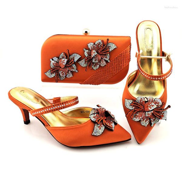 Sandales Top Vente Orange Femmes Chaussures Match Sac Avec Fleur Strass Décoration Robe Africaine Pompes Et Sac À Main Ensemble QSL037 Talon 7.5 CM