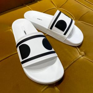 Sandalen unisex luxe ontwerper PVC sandalen met rubberen zool comfortabele dikke platformglaasjes voor zomer strandkleding mode