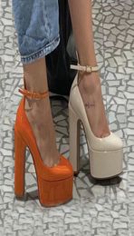 Sandali Impermeabili Donna 039S Scarpe eleganti Scarpe da fabbrica Piattaforma in pelle verniciata rosa Tacco spesso 155 mm Designer di lusso7604105