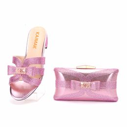 Sandalias Zapatos de boda bolsa Conjunto Mujer Cristal rosa Diamante Espumoso Venta al por mayor Tallas grandes puede combinar Vestido de noche Fiesta Boda Oro Plata 230802