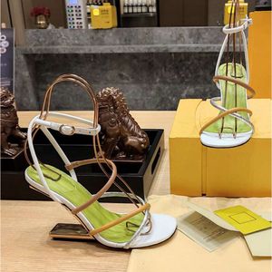 Sandalen Wedge Designer Modieuze en sexy dunne riem Dames kledingschoenen Echt lederen enkelriem Buckle Hoge Heel Open Teen Party Shoe DH 4B