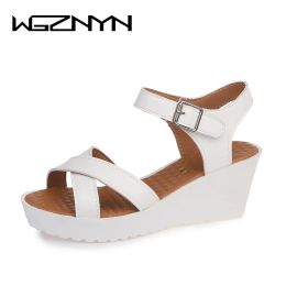 Sandales wgznyn 2023 femmes sandales chaussures de femme décontractée plate-forme d'été coins sandales peep toe dames chaussures noires taille 3544