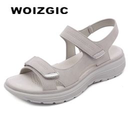 Sandalen WOIZGIC Sepatu Sandal Kulit PU Wanita Ibu Platform Musim Panas Keren Pantai Kait Loop Anti Selip Ukuran Besar 41 42 230418