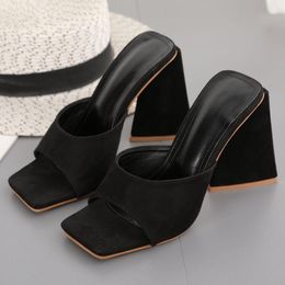 Sandales femmes 2021 chaussures à talons hauts pantoufles Sandalias Mujer bout carré escarpins de créateur Fuchsia brevet Satin Devon Mules 11.5CM