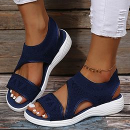 Sandalen vrouwen klassiekers zomer sandalias mujer casual platte schoenen voor zacht bodem schoenen luxe vrouwelijk 230512