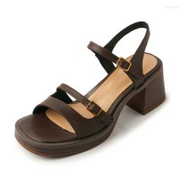 Sandales femmes gladiateur 2023 été Vintage boucle t-strap en cuir véritable talons épais pompes chaussures de travail décontractées femme