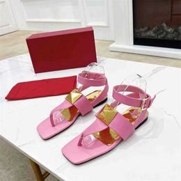 Sandales à talons en cuir pour femmes, pantoufles de styliste célèbre, sandales plates d'été de luxe