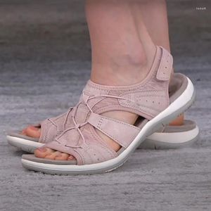 Sandalen vrouwen uitgehold zomer comfortabele sport open teen non-slip gesneden zachte vrouwelijke sandalias de mujer plus maat