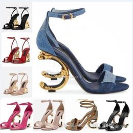 Sandales Femmes Rouge-Bottoms Chaussures Talons Hauts Diapositives Femmes Luxurys Designers Chaussures Véritable Pompes En Cuir Lady Slipper Mariage Bas avec boîte poussière 35-42