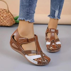 Sandalen Dames Casual Wedge gesloten teen Hollow Out Faux Leather Shoes Comfort Summer Mode ademend