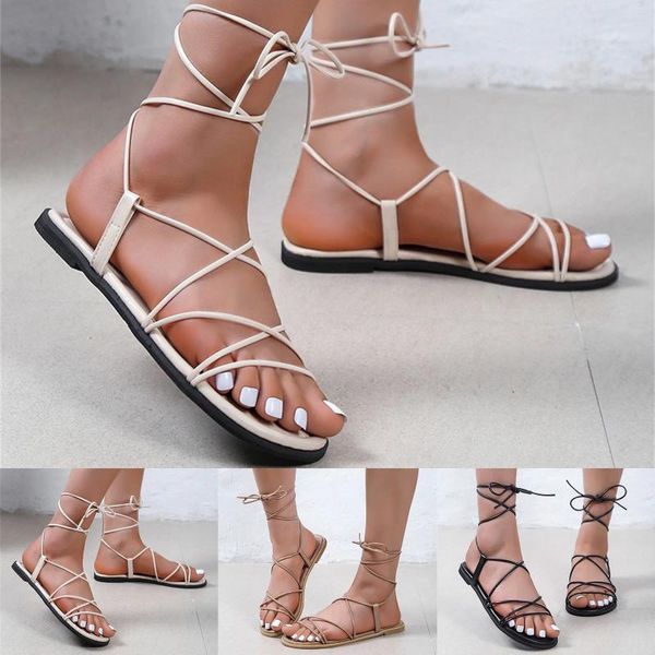 Sandals à la mode à la mode en cuir mince de la cheville plate femme fermée orteil fermé