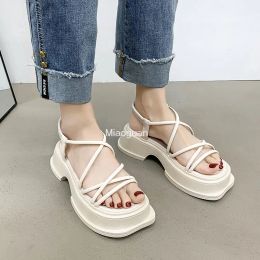 Sandals Chaussures de sandales féminines Bottoir Hauteur décontracté augmente croissante Classics Classics Summer plage noire blanche Femme Chaussures Rome Style