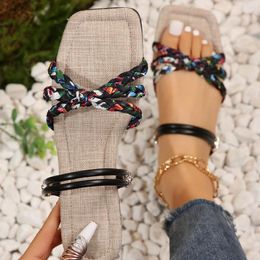 Sandalias Detalles tejidos de mujeres zapatos de verano Smooth Square Toed de verano usados ​​en ambas direcciones Playa al aire libre de moda